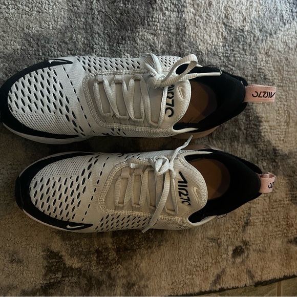 Nike 270s - Picture 4 of 4